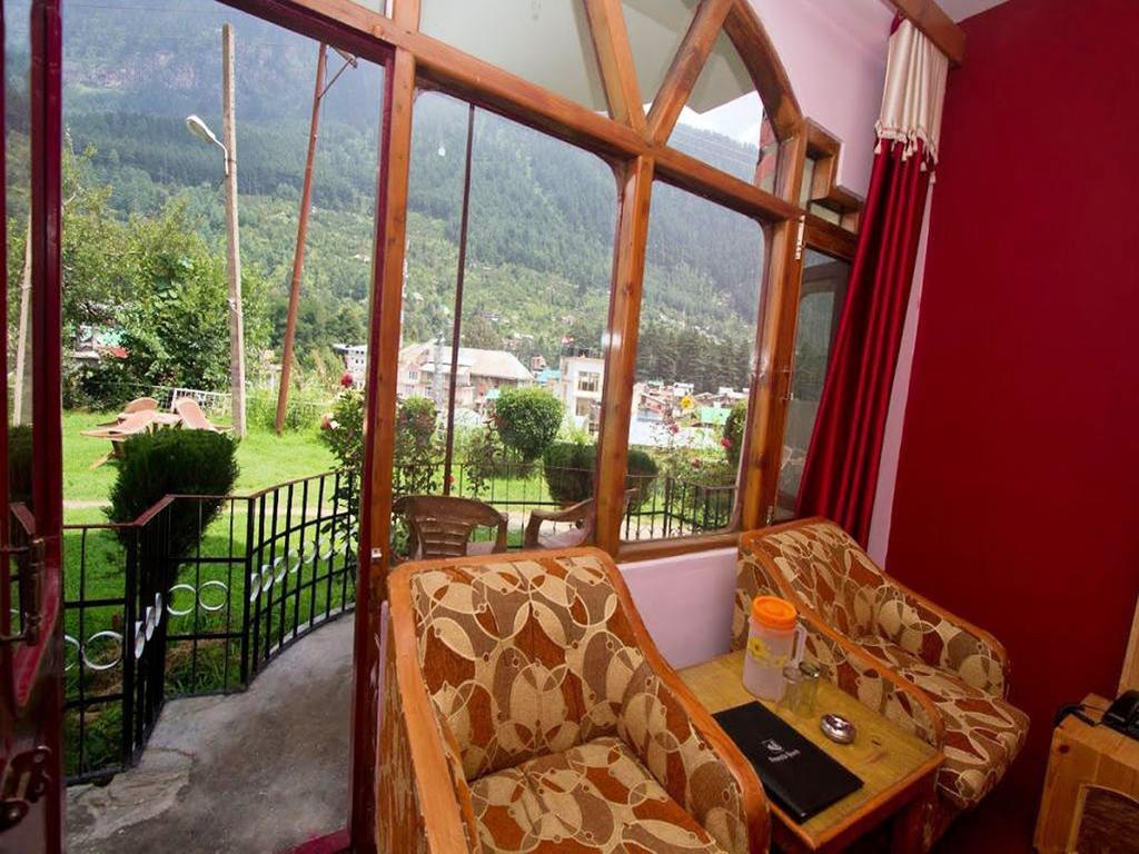 Himanshu Resorts Manāli Værelse billede